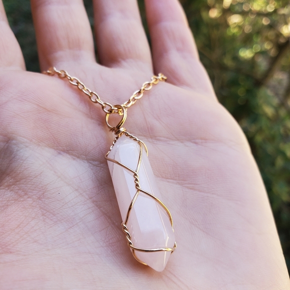 NWOT Pink Quartz Crystal Necklace - Picture 12 of 12